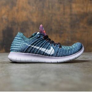 womens nike flyknit free run